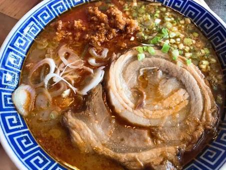 ラーメンプロでは、業務用ラーメンスープの仕入れ、麺の仕入れ、チャーシューの仕入れなど、全国各地のラーメン店へのラーメン食材卸を行っております。また、ラーメン屋の独立開業支援、ラーメン屋開業ノウハウ、のれん分け-多店舗展開、ラーメン屋フランチャイズ展開のお手伝いをしております。らーめんの事ならラーメンプロにお任せ下さい！かえしタレラーメンプロ- らーめん仕入れ、ラーメンの仕入れ、ラーメン屋の独立開業-フランチャイズ展開はラーメンプロにお任せ下さい！